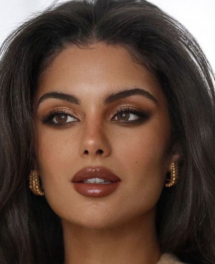 Maquillage peau mate profond